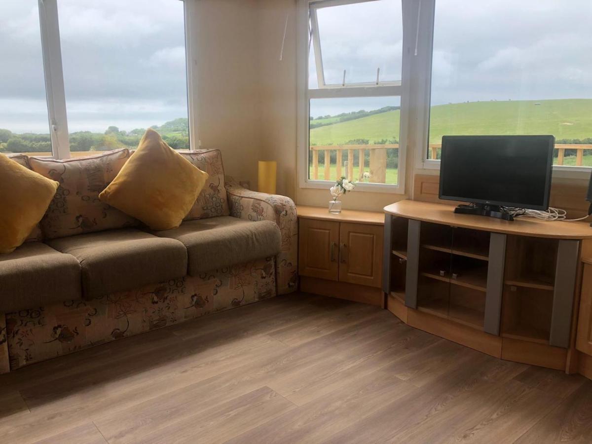 Captivating 2-Bed Static Caravan In Holyhead Llanfachraeth Zewnętrze zdjęcie