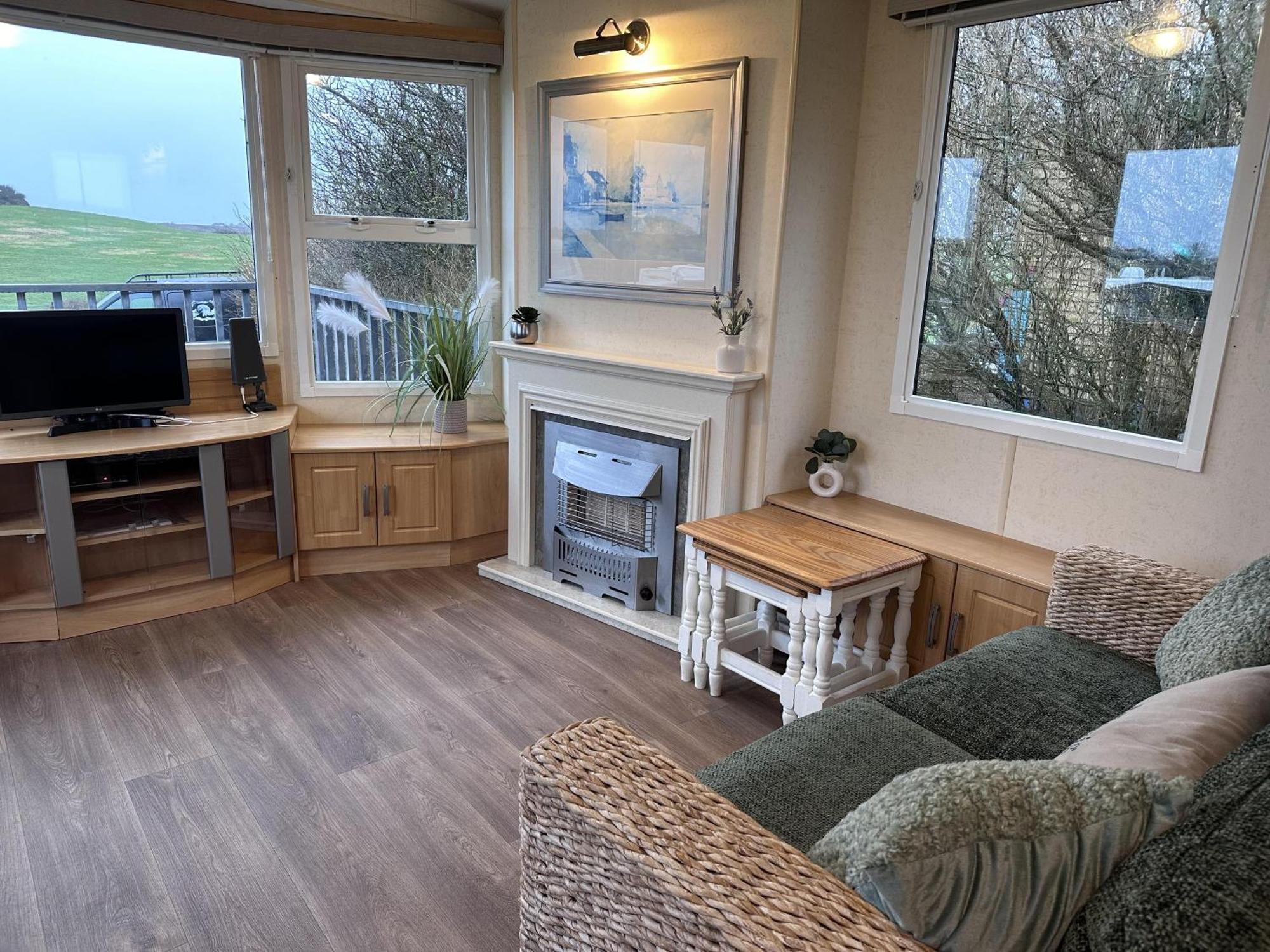 Captivating 2-Bed Static Caravan In Holyhead Llanfachraeth Zewnętrze zdjęcie